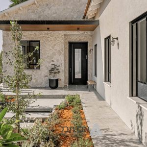 הבית בתקומה - חיפוי טבעי מדגם רוק פייס קלאסיק